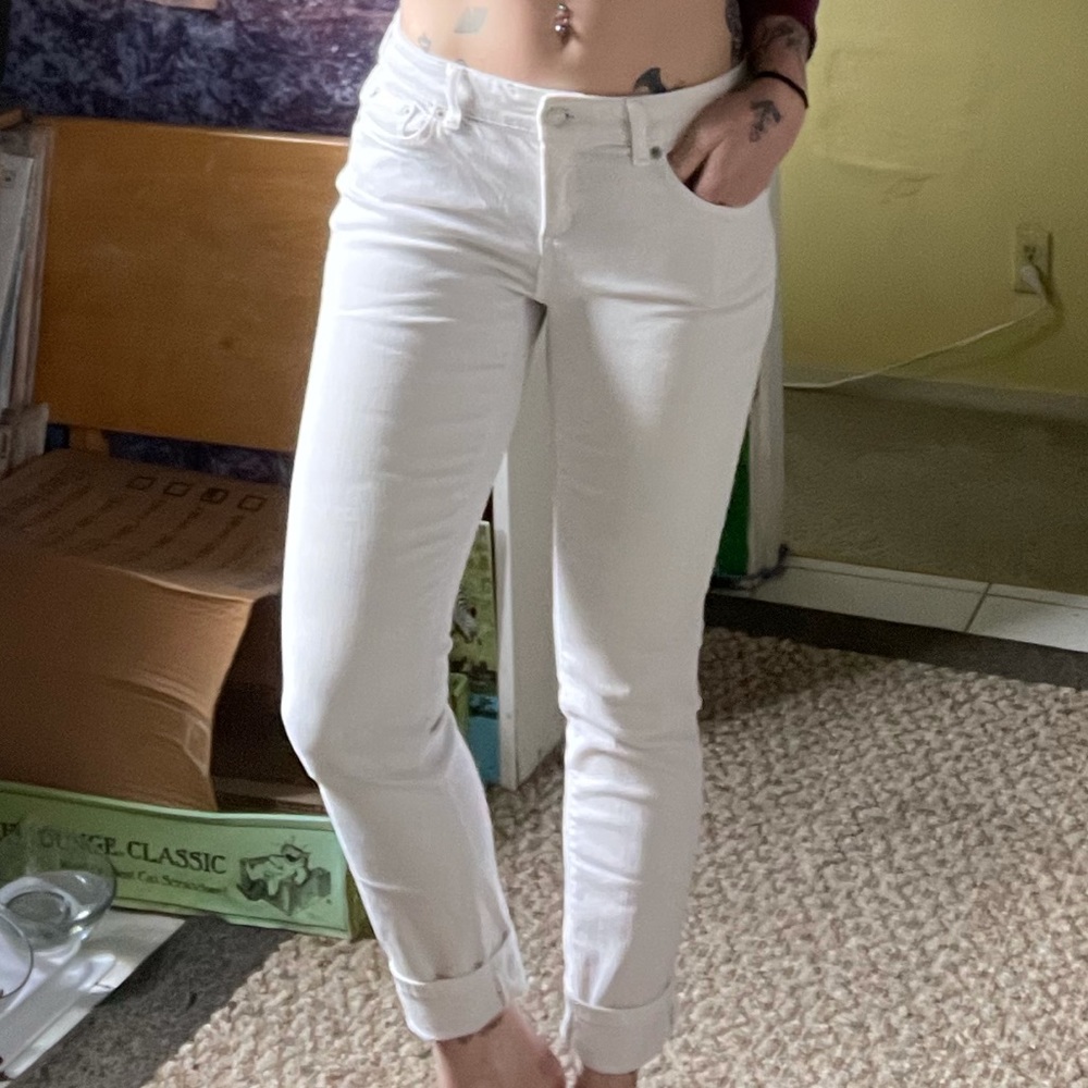Vineyard viner white pants